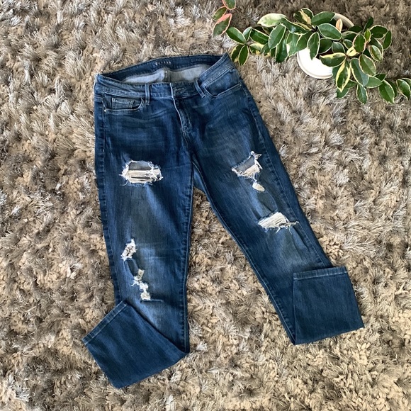 Guess distressed jeans. - Picture 2 of 6